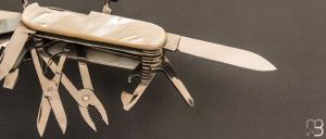   RARE - Couteau Suisse Victorinox Swisschamp nacre blanche - 1.6794.68