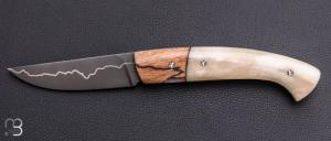       Couteau " 1515 collection Globetrotter " par Manu Laplace - Os de renne/Hêtre échauffé