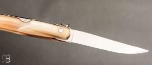 Couteau " Chasseur " avec anneau 12 cm Corne blonde par J. Mongin