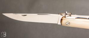Couteau " Chasseur " avec anneau 12 cm Corne blonde par J. Mongin