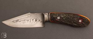 Couteau " Custom " Semi intégral fixe de Samuel Lurquin - Bois de cerf ambré