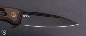  Couteau " Dressytak " par WE KNIFE - Grind Tactical Knives (GTK) Design - Skeletonized Bronze Titanium - WE25059B-1