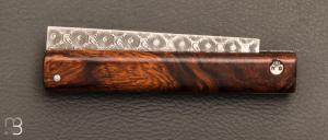    Couteau " L'Olonnois " par L'Atelier du capitaine - Bois de fer d'Arizona et damas