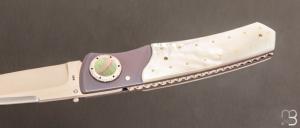    Couteau " custom par Howard Hitchmough - Nacre et lame en RWL34