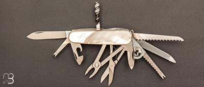   RARE - Couteau Suisse Victorinox Swisschamp nacre blanche - 1.6794.68