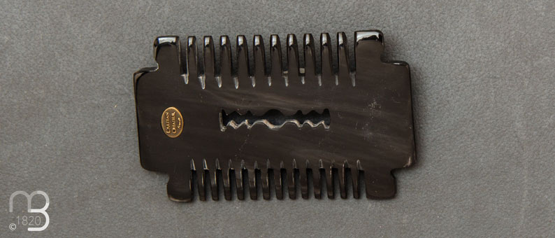 Razor blade horn beard comb