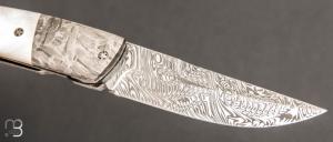    Couteau 1515 collection "Haute Création" par Manu Laplace - Nacre blanche et météorite