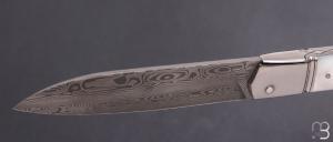    Couteau " Laguiole droit " de collection par Atelier Altaïr  - Nacre et lame damasteel