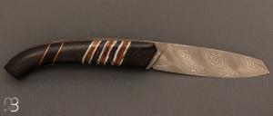 Couteau " Phénix "  par Pascale Sabaté - Fibre de carbone, molaire de mammouth et ébène