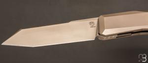    Couteau " Prism - Large " par Poikiloblade - Titane et Bohler M398