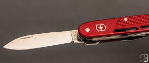   Couteau Synergy X Alox Rouge par Victorinox - 0.8226.20