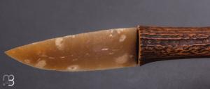Couteau " Silex blond et bois de cerf " par Kévin Chartier