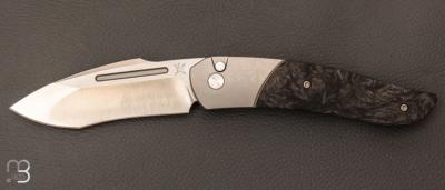  Couteau " Alcyon Titanium Marbled Black " button-lock par Bastards Knives X Tim Bernard