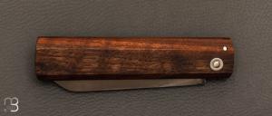 Couteau de poche L'Okto en noyer par Frédéric Maschio