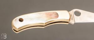   Couteau SPYDERCO BUG maillechort / abalone - C133AP