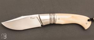    Couteau " Satan'ass " custom par Fr�d�ric Aug� - Ivoire de phacoch�re et lame en RWL34