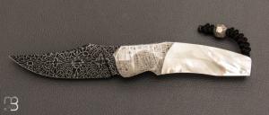  Couteau " Sirius B " par Florian Keller - Nacre / M�t�orite et damas mosa�que