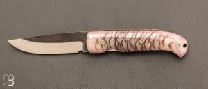 Couteau " Danang " par Citadel Dep Dep - Pomme de pin stabilisé