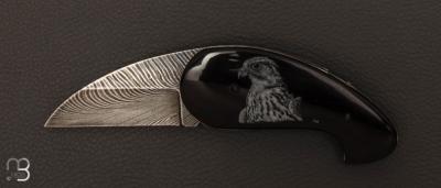 Couteau "  Scène de Faucon  " lock-back par Eric Depeyre - Damas et corne de buffle