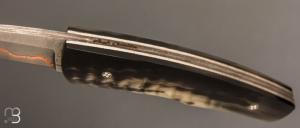    Couteau " custom " par Alain & Joris Chomilier - Corne de bélier et damas San-Maï Carbone Cuivre