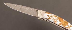 Couteau " custom " en nacre blanche par Koji Hara