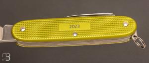 Couteau suisse Victorinox " Pioneer X Alox Édition Limitée 2023 -  Jaune électrique " 0.8231.L23