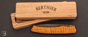 Couteau " 1820 " - 200 ans Maison Berthier - manche en érable ondé et stabilisé