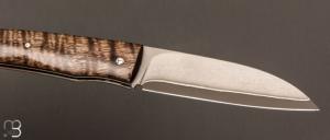 Couteau  "  Bec  " custom par Raphaël Durand - Erable ondé stabilisé et lame San-Maï