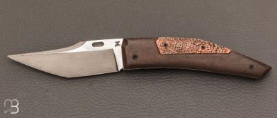 Couteau " Cran Forcé " fibre de carbone Space coral et cuivre texturé patiné par Samuel Jugieau