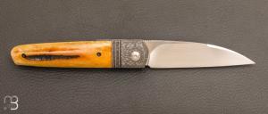 Couteau  " Gentleman " custom par Maxime Belzunce - Amber stag et lame en RWL34