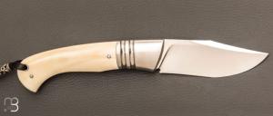    Couteau " Satan'ass " custom par Frédéric Augé - Ivoire de phacochère et lame en RWL34