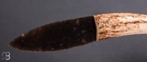 Couteau " Silex noir et bois de cerf " par Kévin Chartier