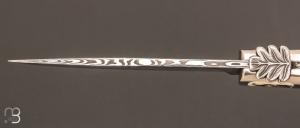 Couteau  "  custom " damas et scrimshaw par Jean-Pierre Suchéras