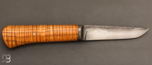    Couteau droit "F" de Frédéric Maschio - Frêne ondé et acier YCS3