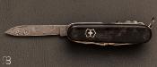 Couteau " Swisschamp Damas 2021 " Victorinox  Fibre de carbone - Série Limitée 2021 - 1.6791.J21